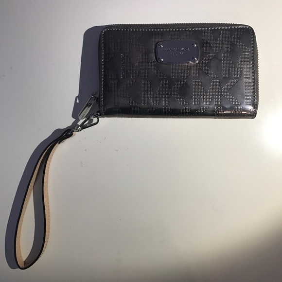 Michael Kors Metallic Wristlet - Picture 2 of 4